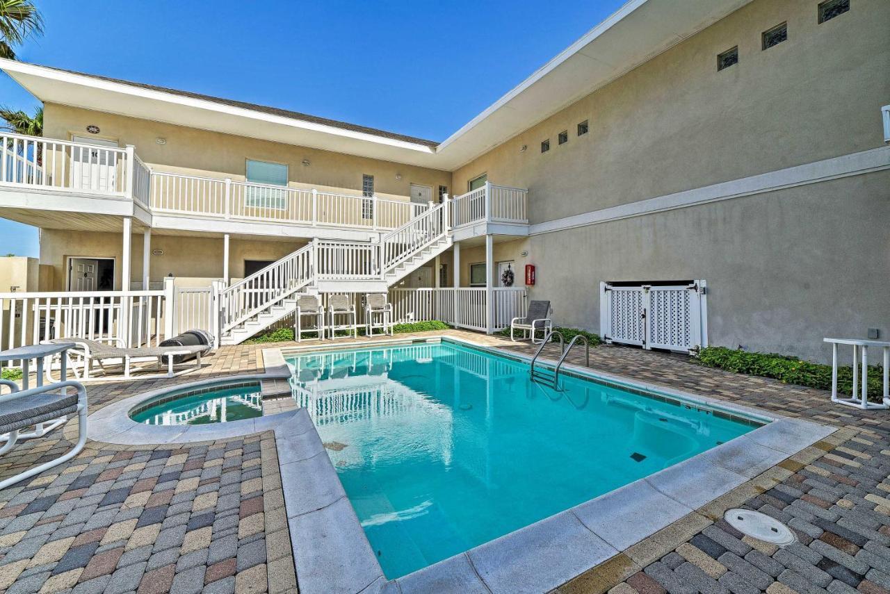 Modern Island Condo With Pool Steps To The Beach! South Padre Island Zewnętrze zdjęcie